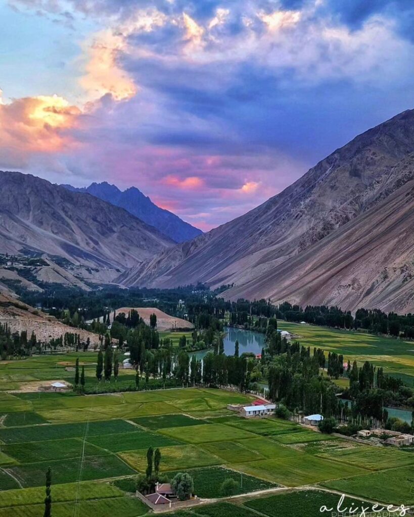 Travel Beautiful Gilgit Baltistan By Road